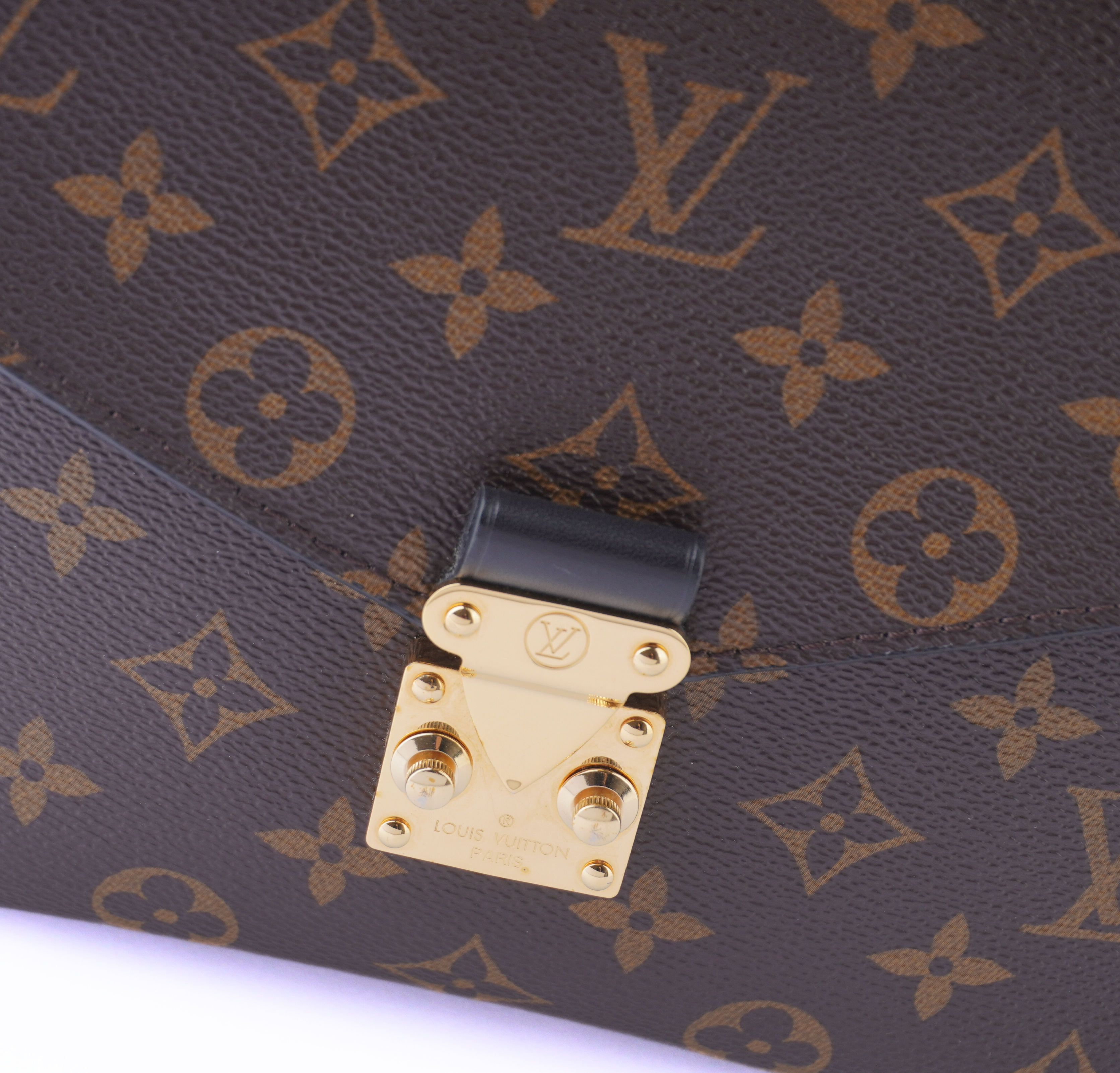 Louis Vuitton Pochette Metis Bag