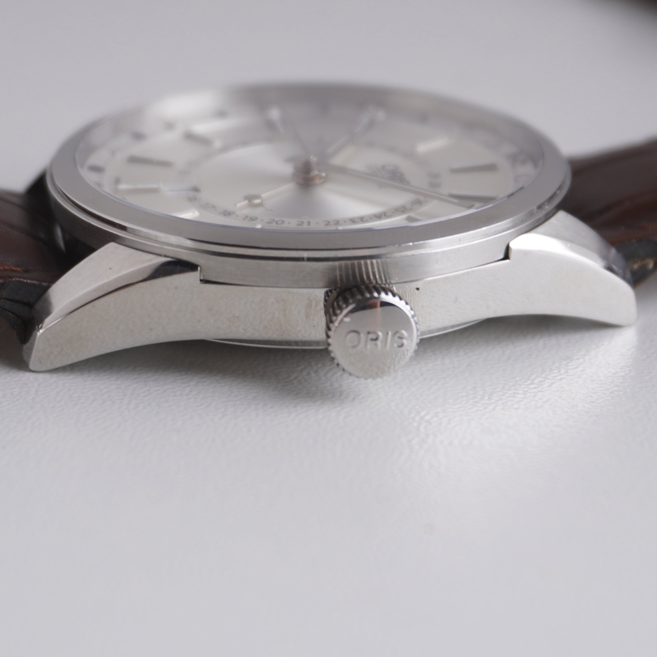 Oris Artix Pointer Moon Date