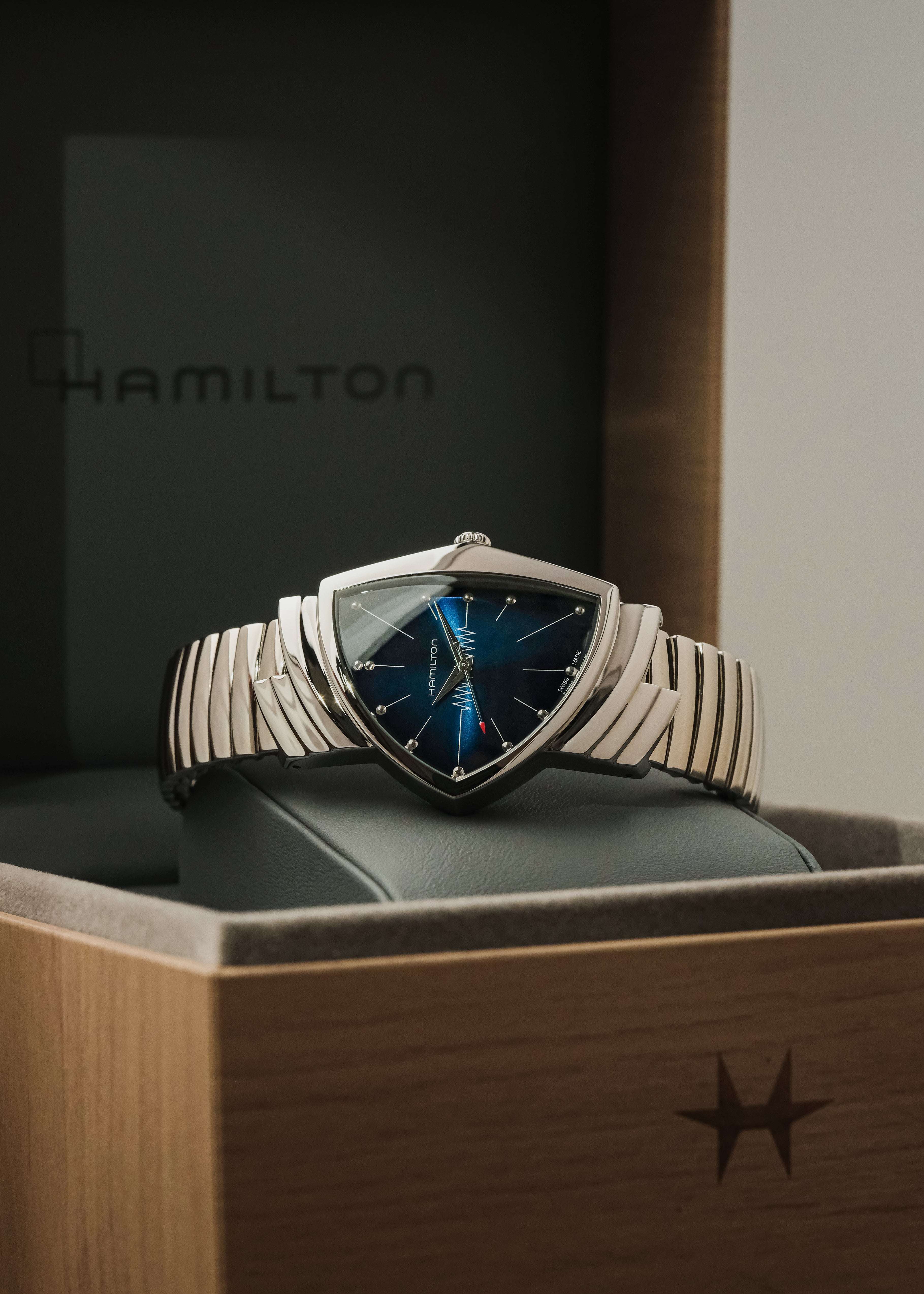 2025 Hamilton Ventura (Box & Papers)