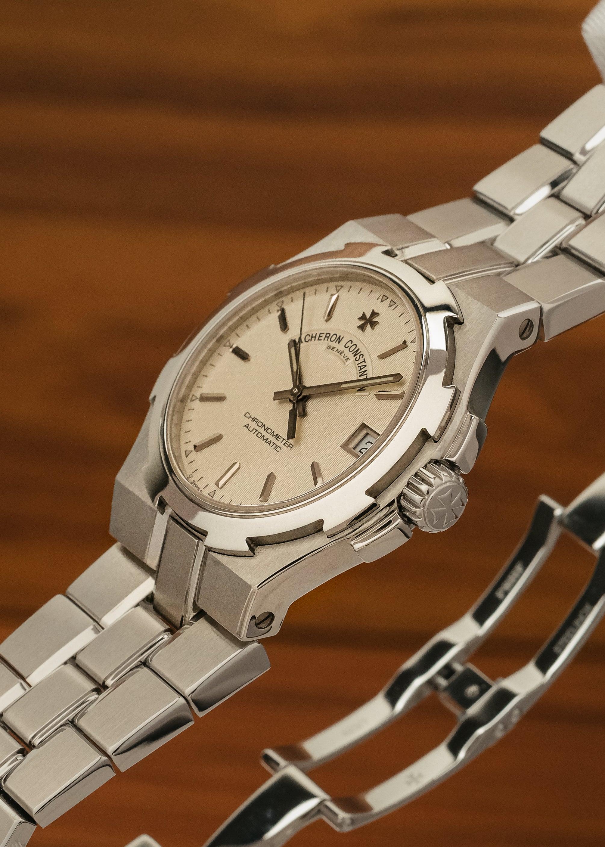 Vacheron Constantin Overseas (Box & Papers)
