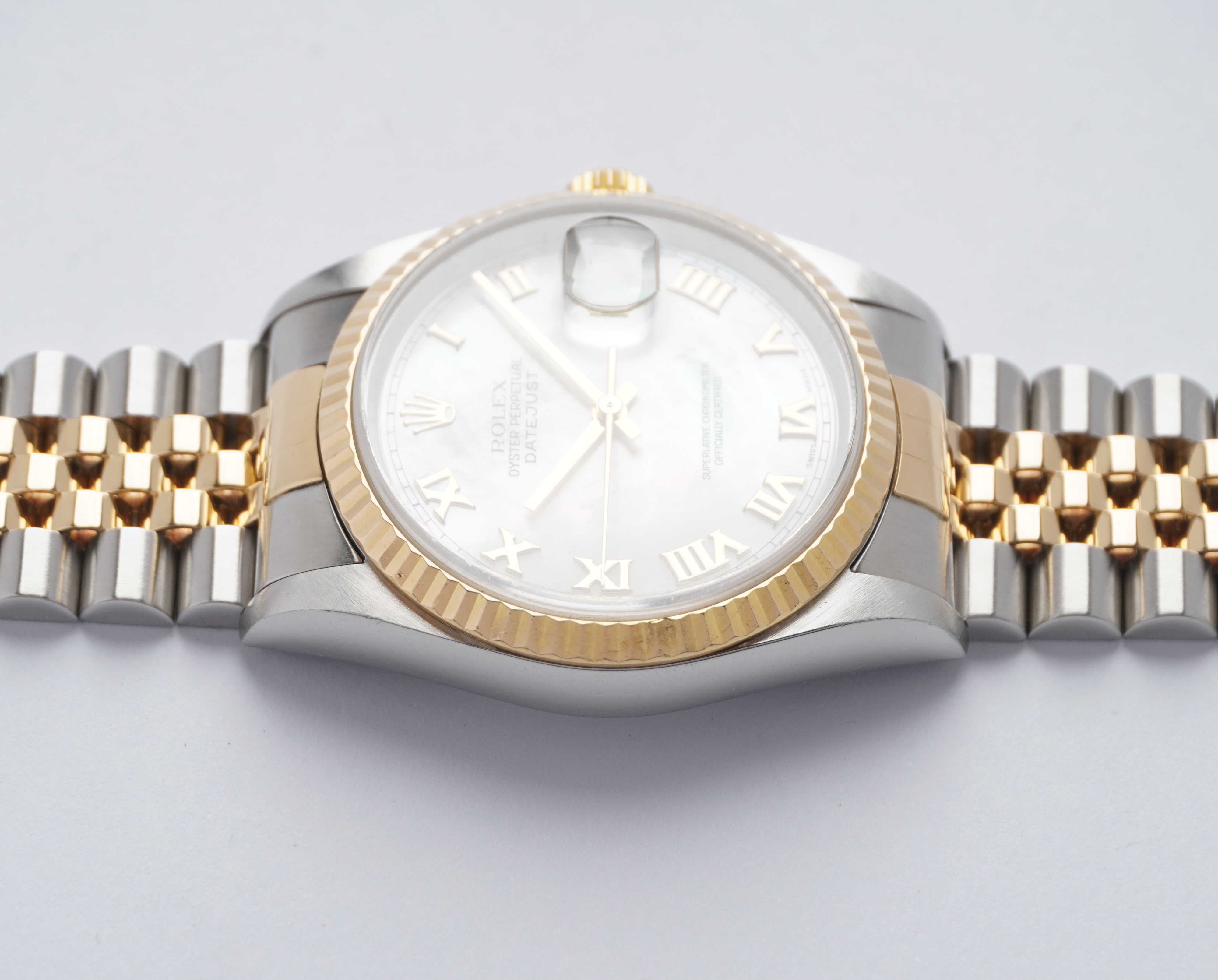 Rolex Datejust "Mother of Pearl" (Boxes / Certificate / Booklets)