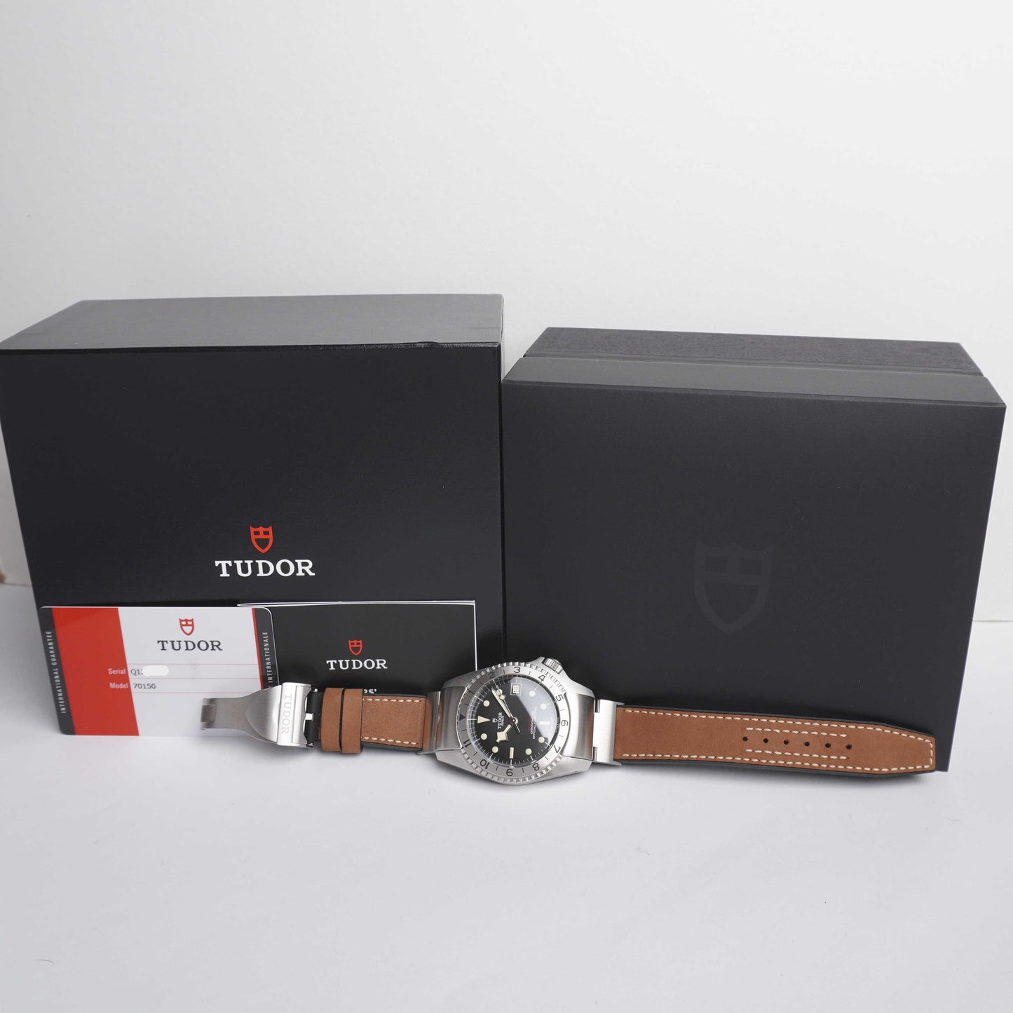 Tudor Black Bay P01 (Boxes & Card)