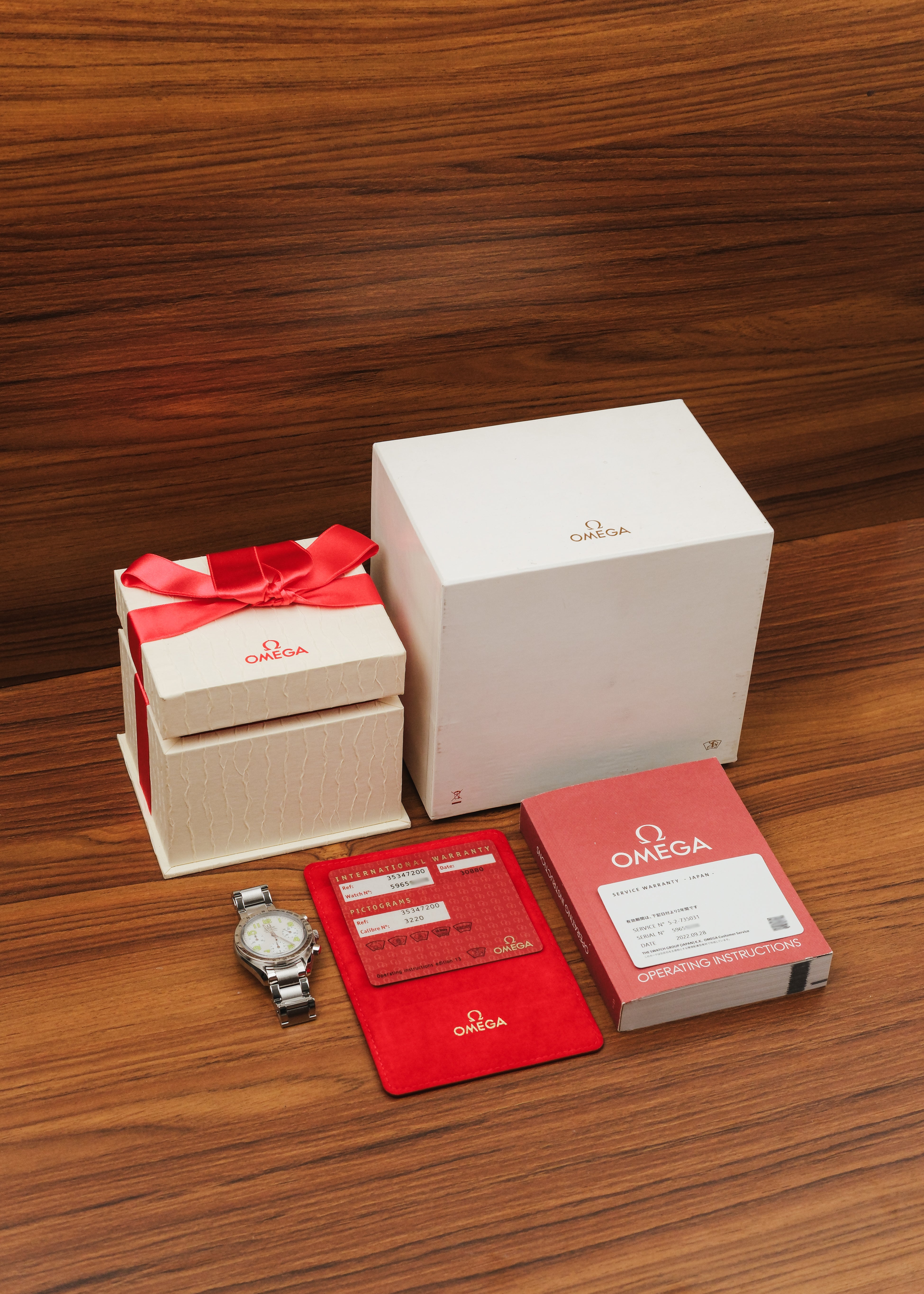2000s Omega Speedmaster "Mother of Pearl" (Box & Papers)